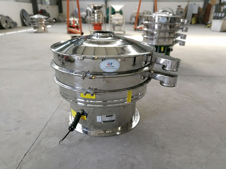 全不銹鋼振動篩整機采用不銹鋼拋光而成，干凈衛(wèi)生，可避免原料被污染